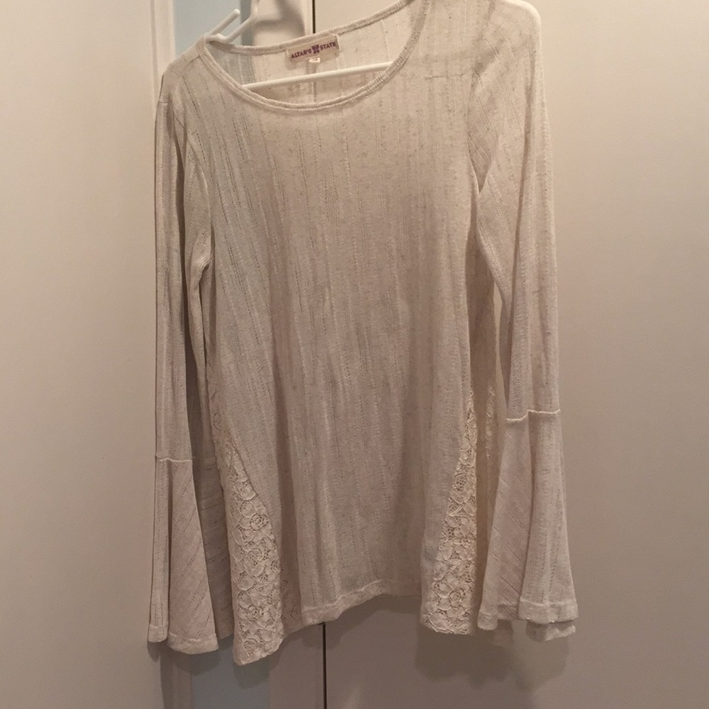 Flow bell sleeve top.